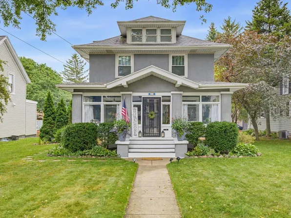 322 Grand AVENUE, Hartford, WI 53027
