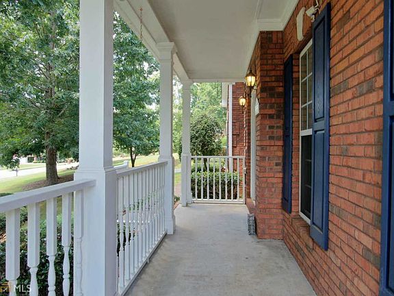 4th image of 3989 Landmark Dr