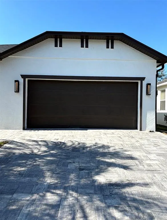 4 bed, 2.5 bath, 1940 sqft, $3,000 — Photo 1
