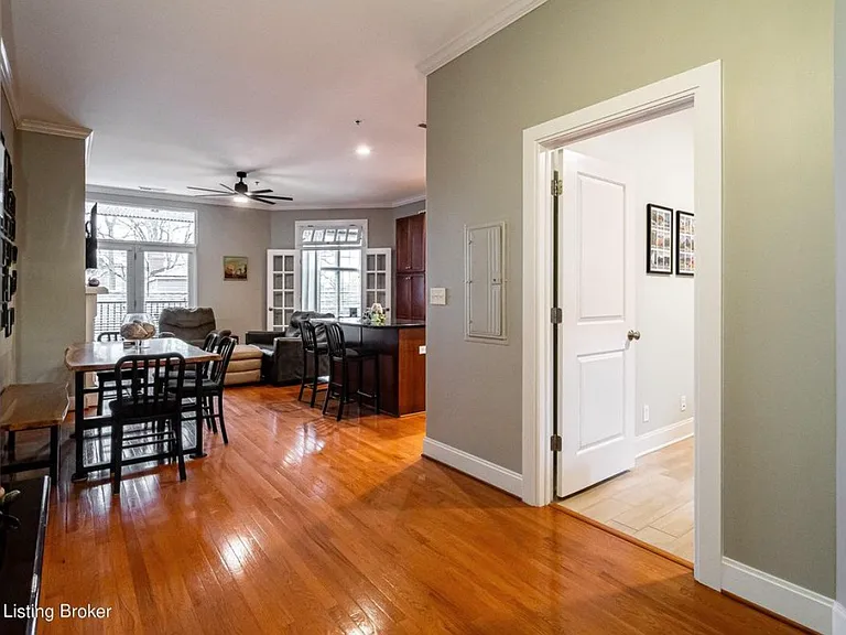 2011 Frankfort Ave #205 — Photo 5