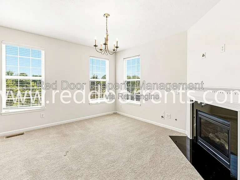 13340 Golden Gate Dr E — Photo 14