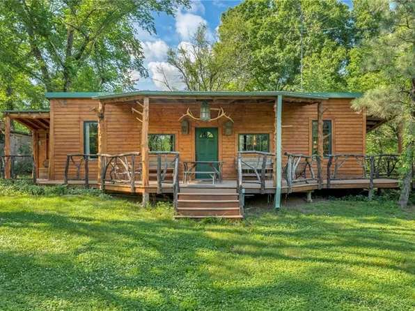 19010 W Rd, Denison, KS 66419