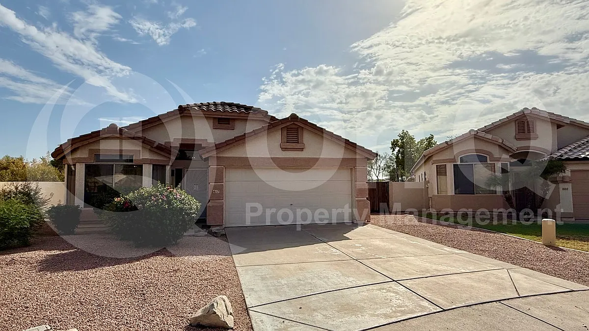 3 bed, 2.0 bath, 1614 sqft, $2,395 — Photo 2
