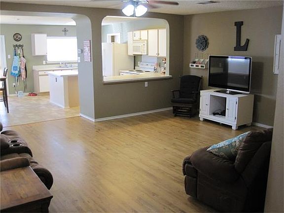 2nd image of 3313 High Cotton Way