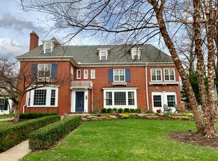 2319 N Saint James Pkwy, Cleveland Heights, OH 44106