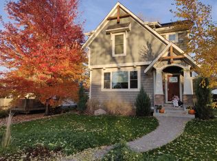 1728 Malvern St, Lauderdale, MN 55113