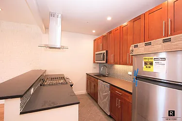 Rented by R New York