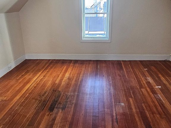 3rd image of 174 Ennell St #3