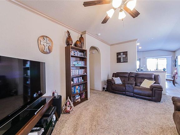 5th image of 2109 Charmion Ln