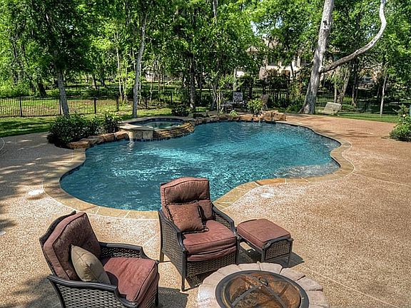 3rd image of 32430 Oxbow Ln