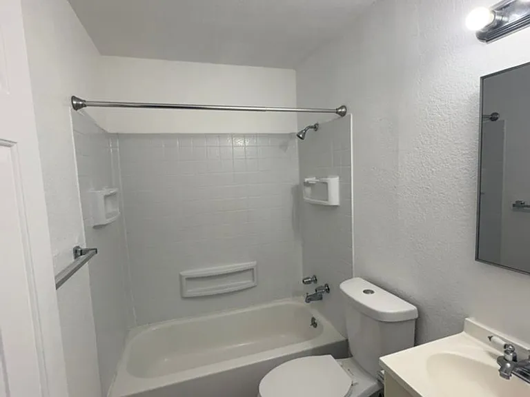 408 Highland Ave — Photo 8