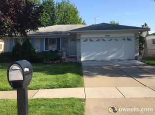 5048 Amherst Dr, Sterling Heights, MI 48310