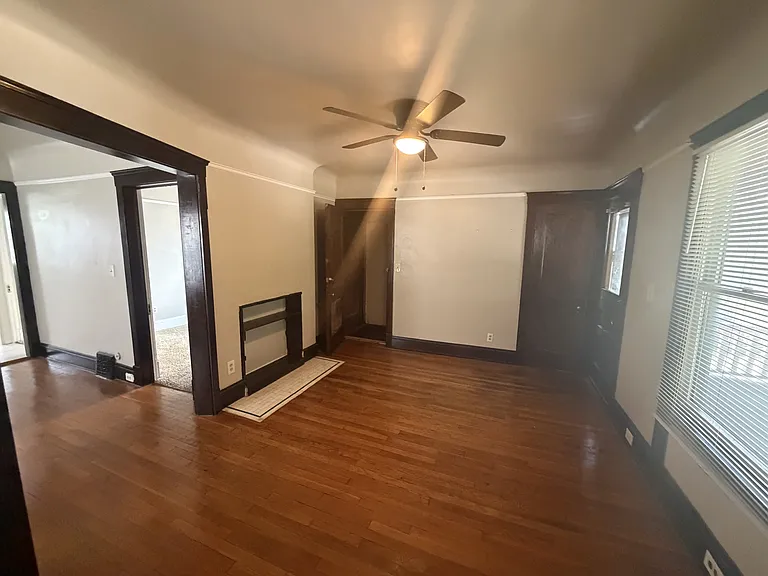 10324 Bernard Ave — Photo 5