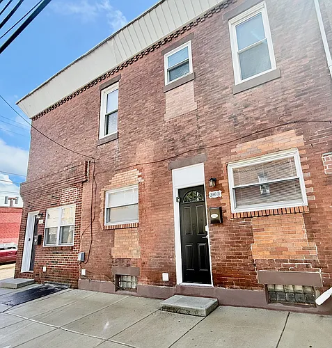 2000 S Chadwick St Photo 1