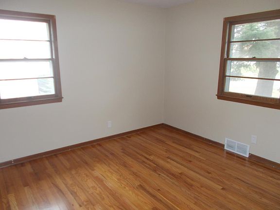 5th image of 4926 N 58th St