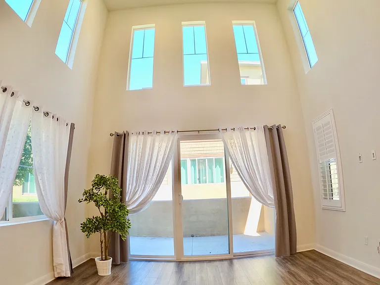 1st floor, living area