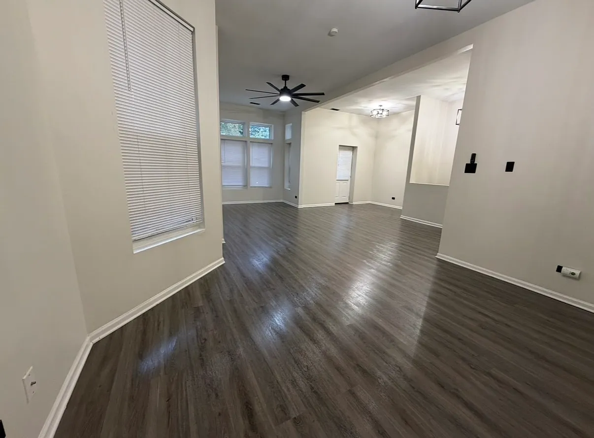 3 bed, 1200 sqft, $2,100 — Photo 3