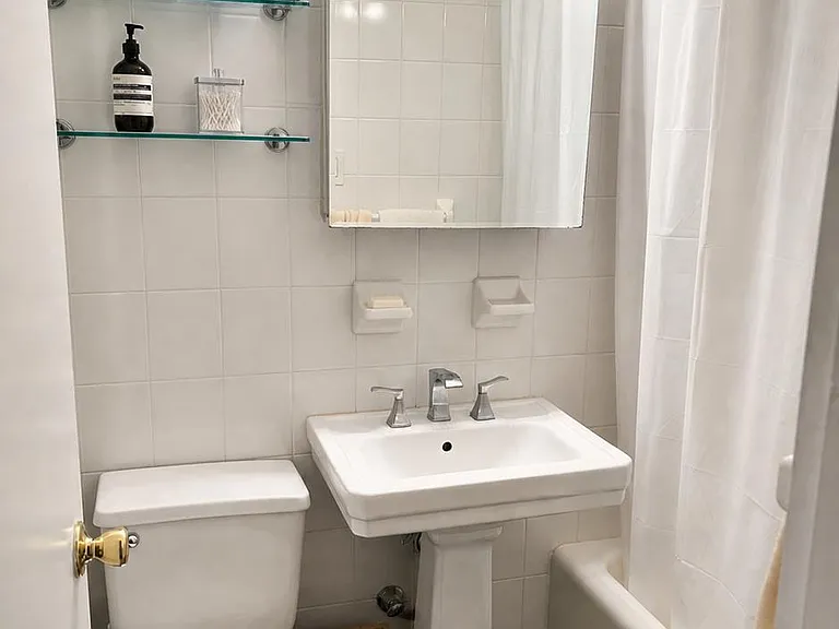215 E 80th St #11M — Photo 7