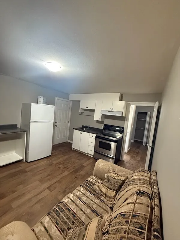 1 bed, 1.0 bath, 450 sqft, $1,000 — Photo 1