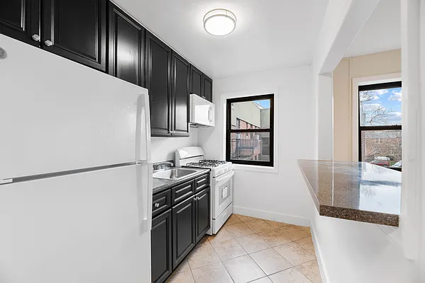 Rented by REAL New York | media 10