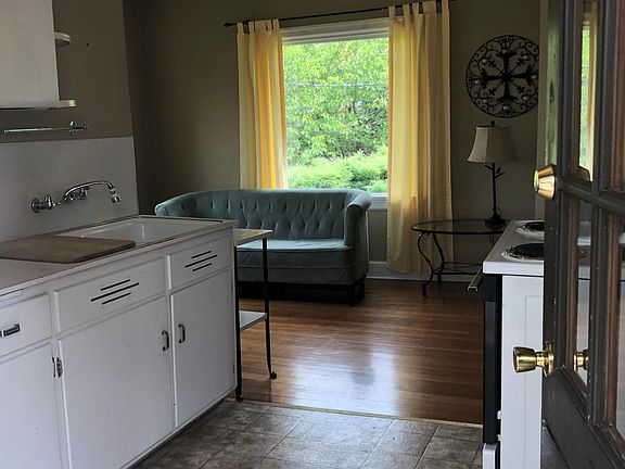 2nd image of 313 N D St #3