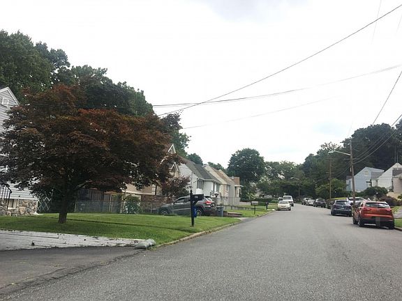 5th image of 54 Brookview Dr