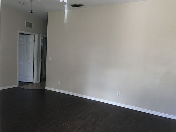 4th image of 124 Pine Ln