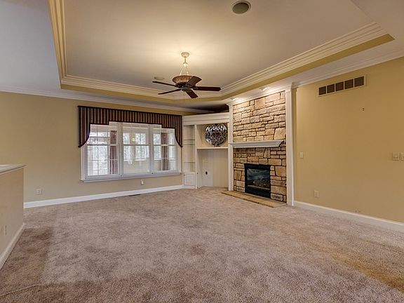 4th image of 818 Lauren Dr
