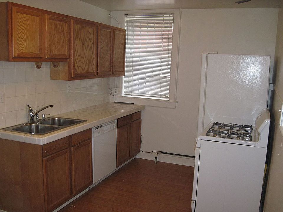 2nd image of 921 E 13th Ave #B