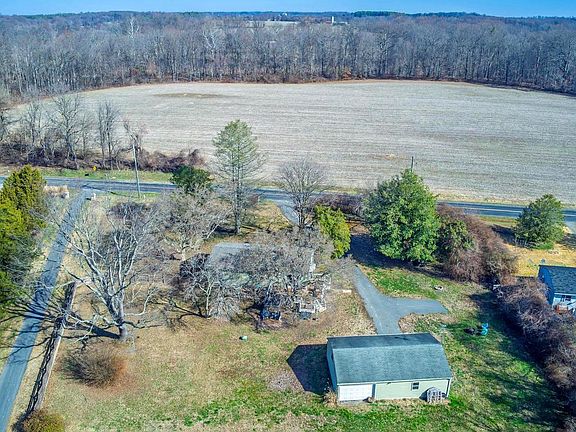 5th image of 24775 Langford Rd