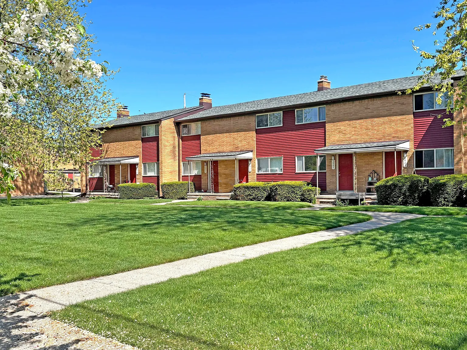 Village Townhomes — Photo 4