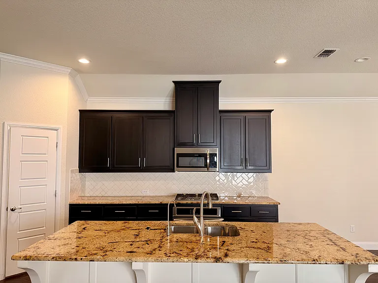 704 Boardwalk Way — Photo 3