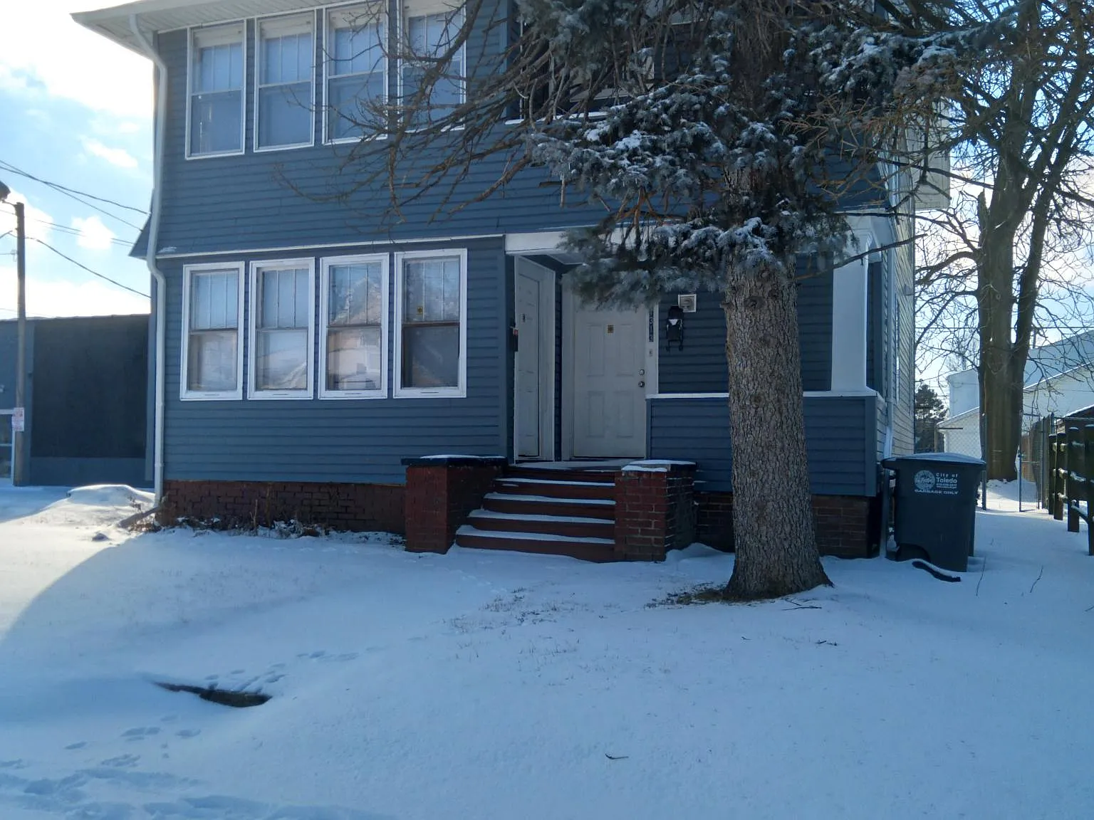 1313 Roosevelt Ave — Photo 2