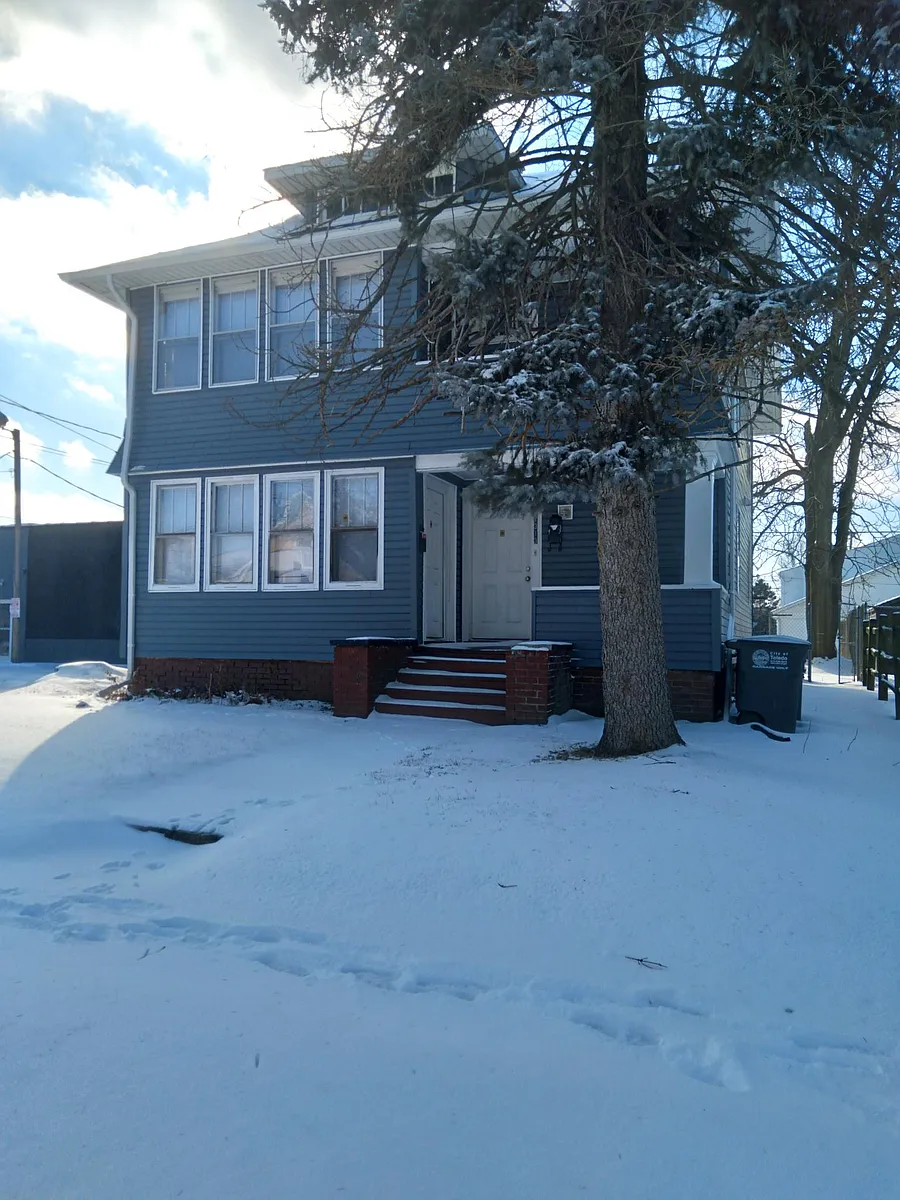 Building Photo - 1313 Roosevelt Ave