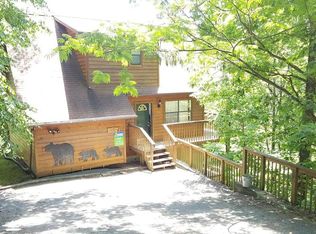 1140 Laddie Buck Ln, Gatlinburg, TN 37738
