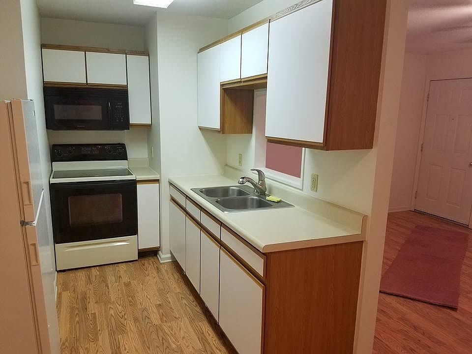 1st image of 1035 Chicago Ave APT E