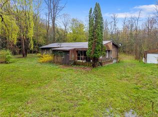 393 Rowlee Rd, Fulton, NY 13069