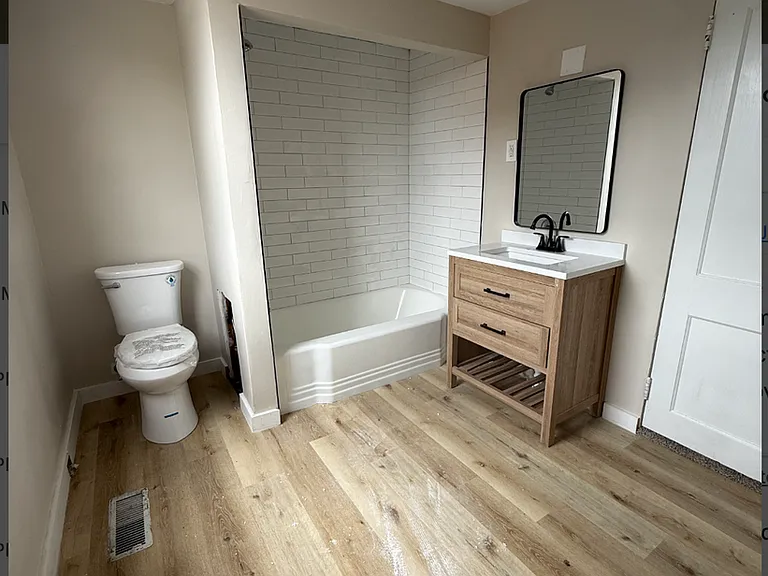1100 Kenneth Ave — Photo 13