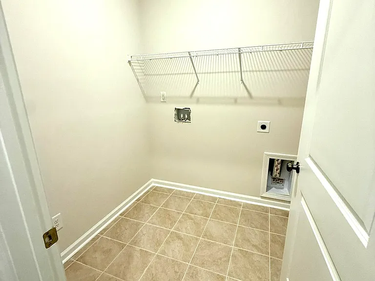 9093 Malahide Ln — Photo 10