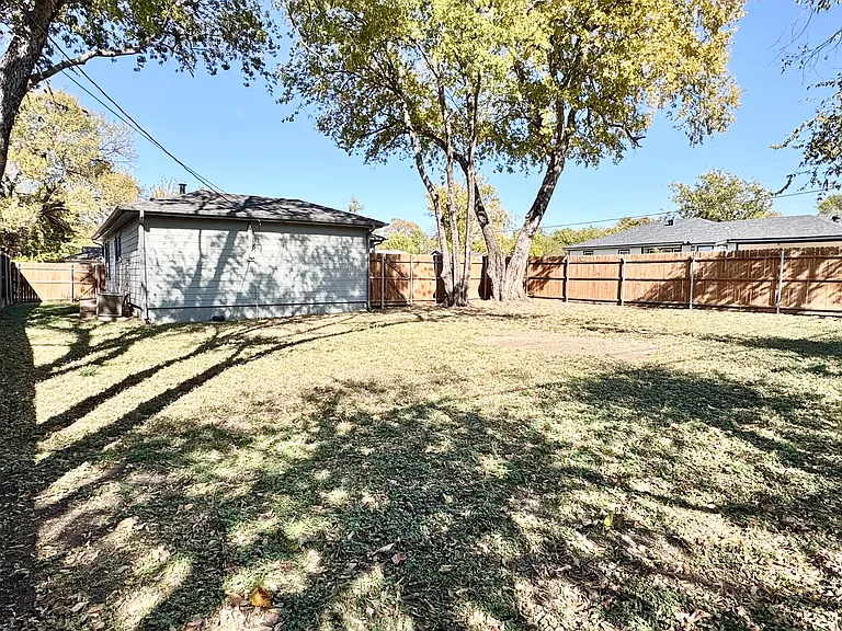 4236 Voncille St — Photo 24