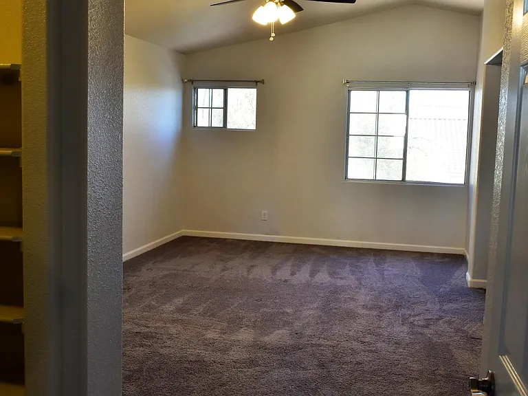 2065 N Jennifer Ave — Photo 27