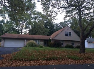 95 Club House Dr, Willingboro, NJ 08046