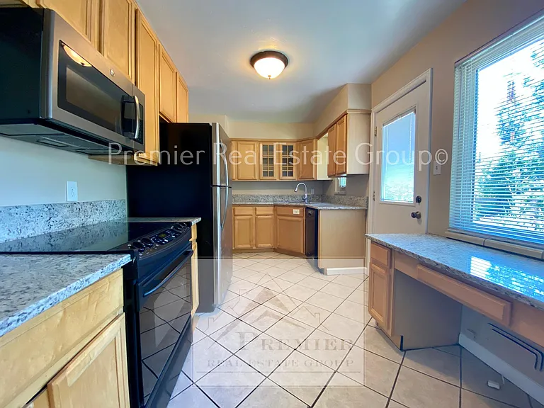 325 W Ramona Ave — Photo 6