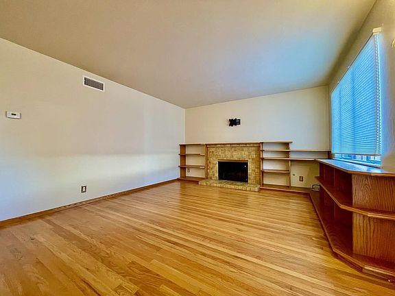 2nd image of 7583 Lockford Ct