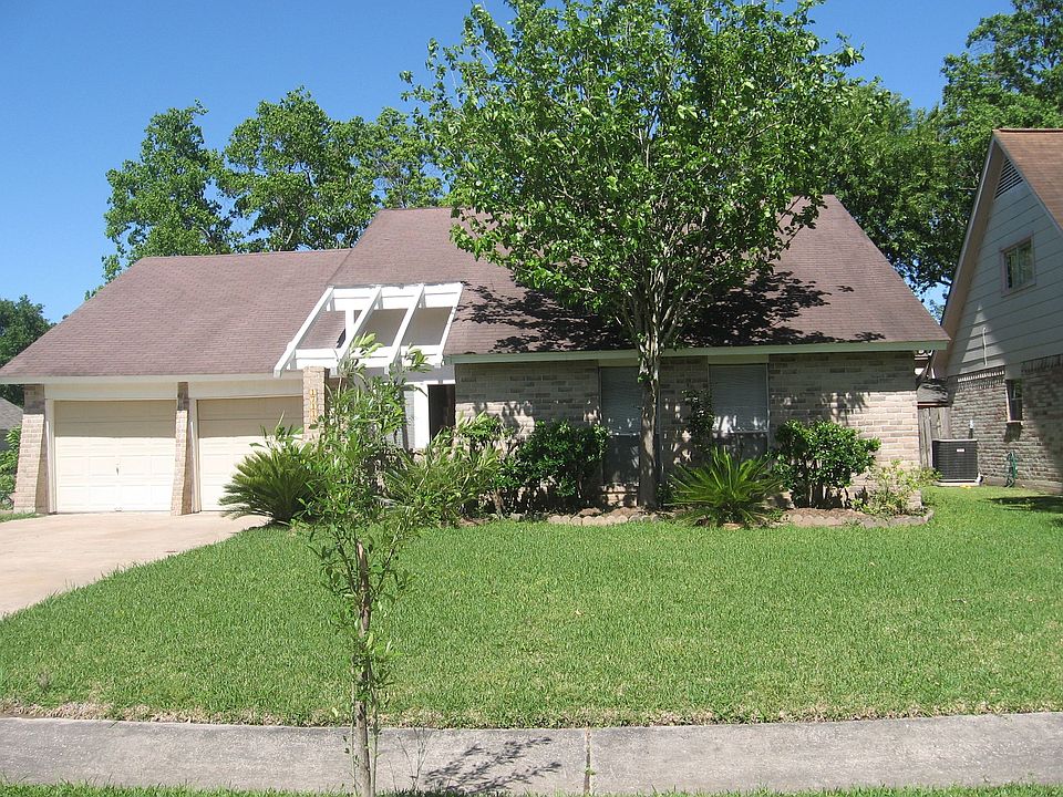 great corner lot with great curb appeal.