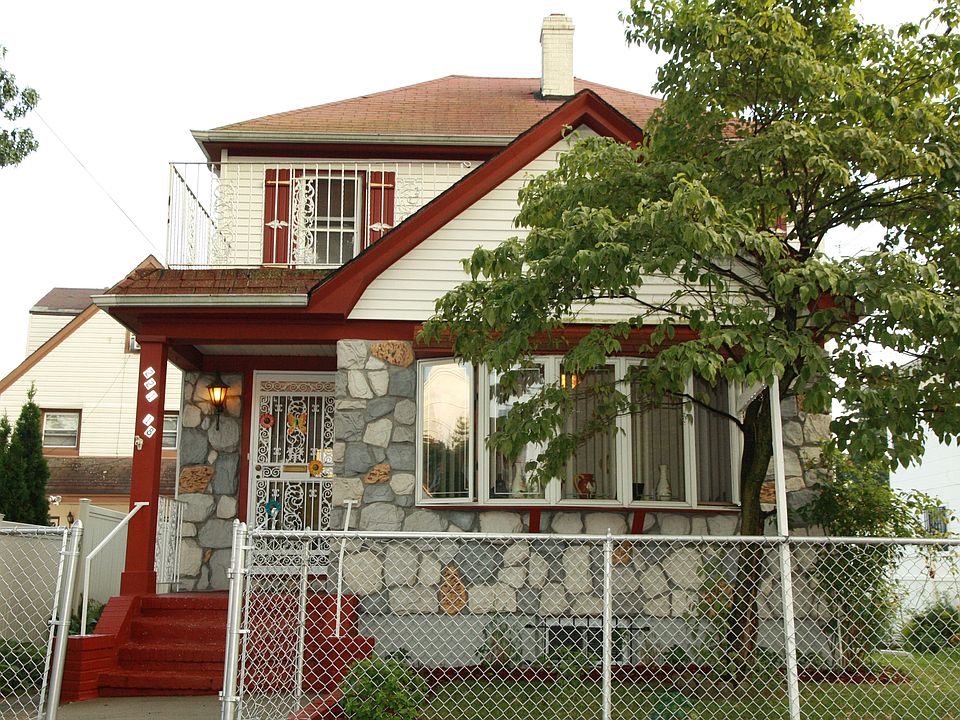 1st image of 22118 110th Ave