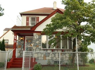 22118 110th Ave, Queens Village, NY 11429