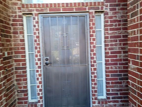 4th image of 2110 Hillside Dr