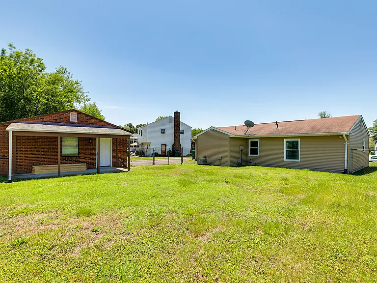 2917 Peabody Ln — Photo 13