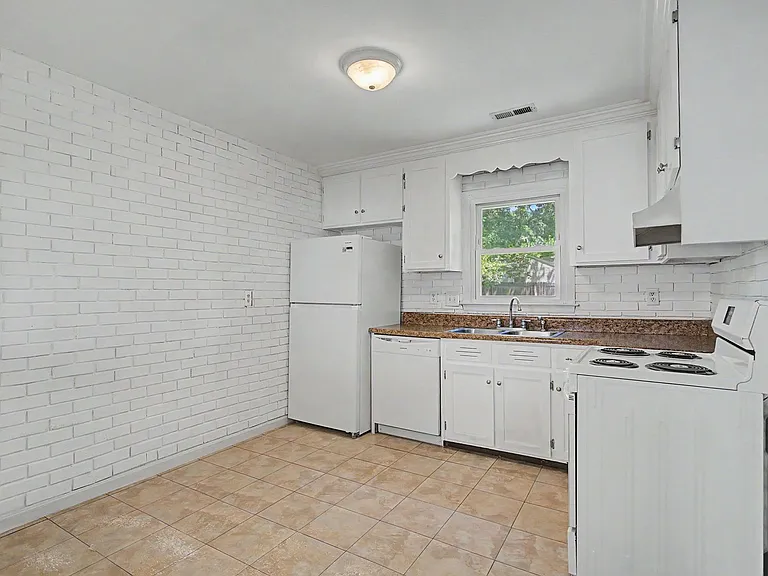 4024 Campbell Rd — Photo 4